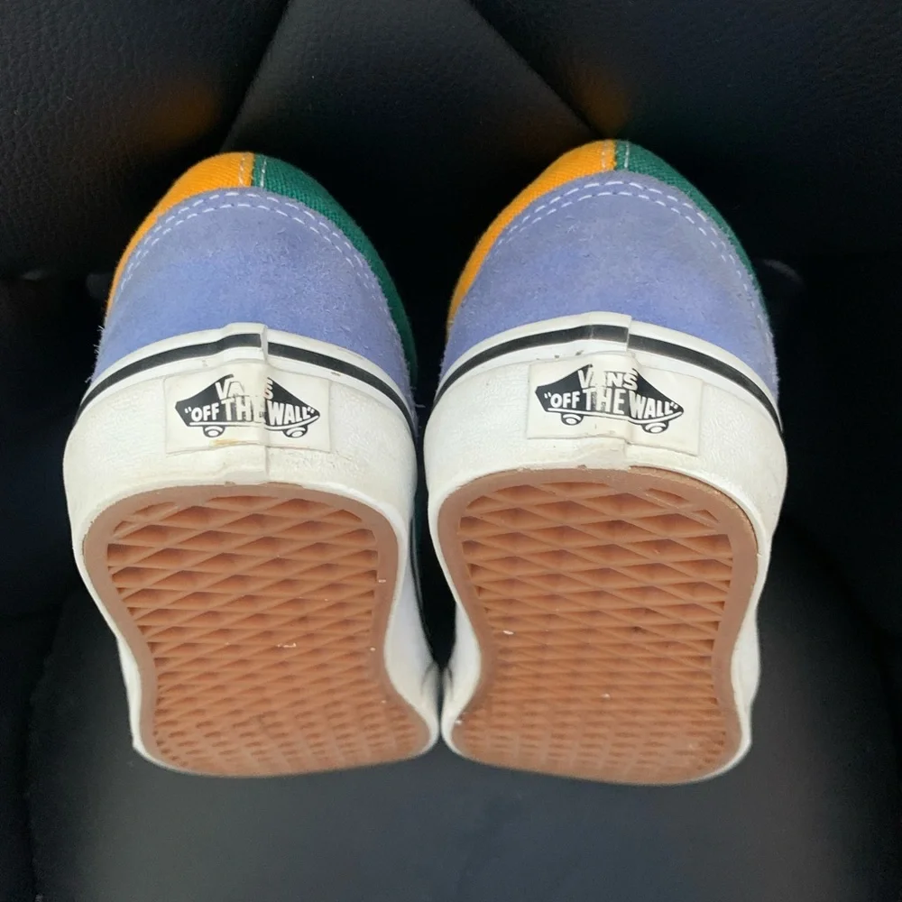 Vans old school skate shoes- Woman Size 7/ Men Size 5.5